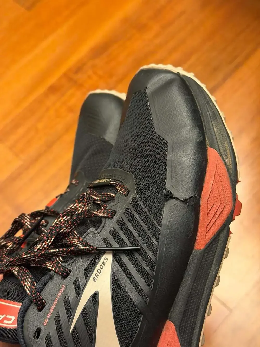 Brooks Cascadia 13 Gore-Tex Waterproof Trail Running Shoe Black Sz 9.5